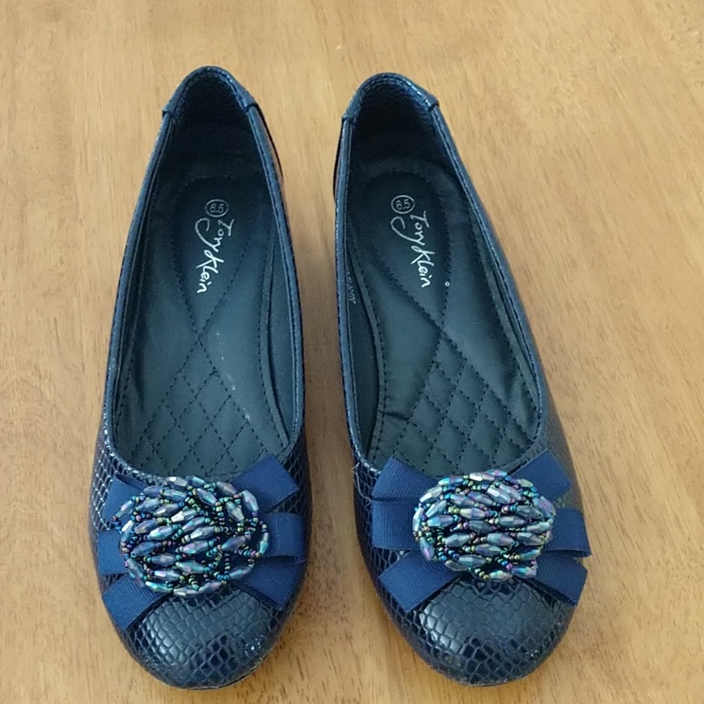 Navy flats